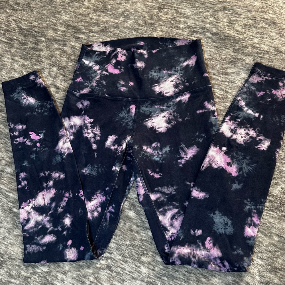 Lululemon Blue & PinkTie Dye High-Waisted 7/8 leggings Size 6